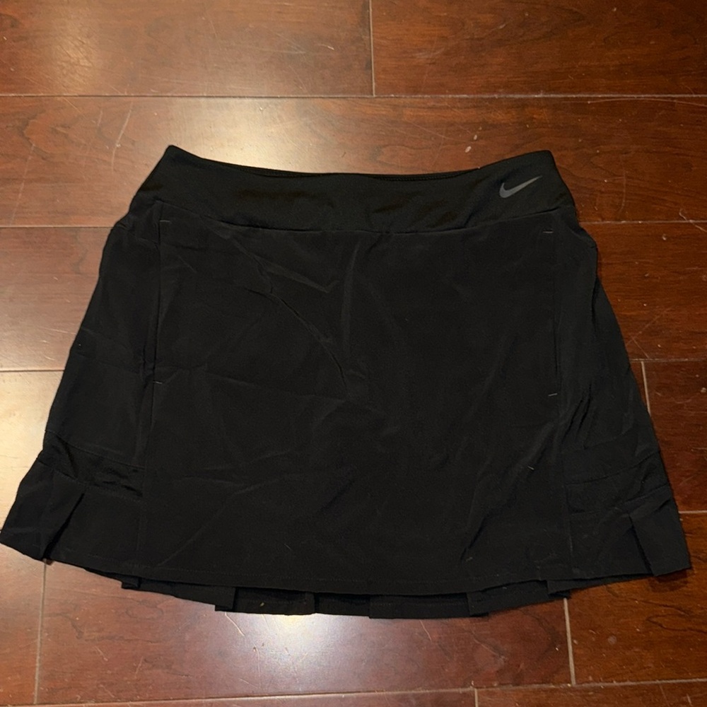 NWT Nike Black Skirt / Skort Size Small